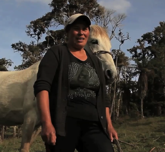 Imagen de apoyo de  Testimonio de Deisy Cifuentes sobre el procesamiento de la leche de vaca
