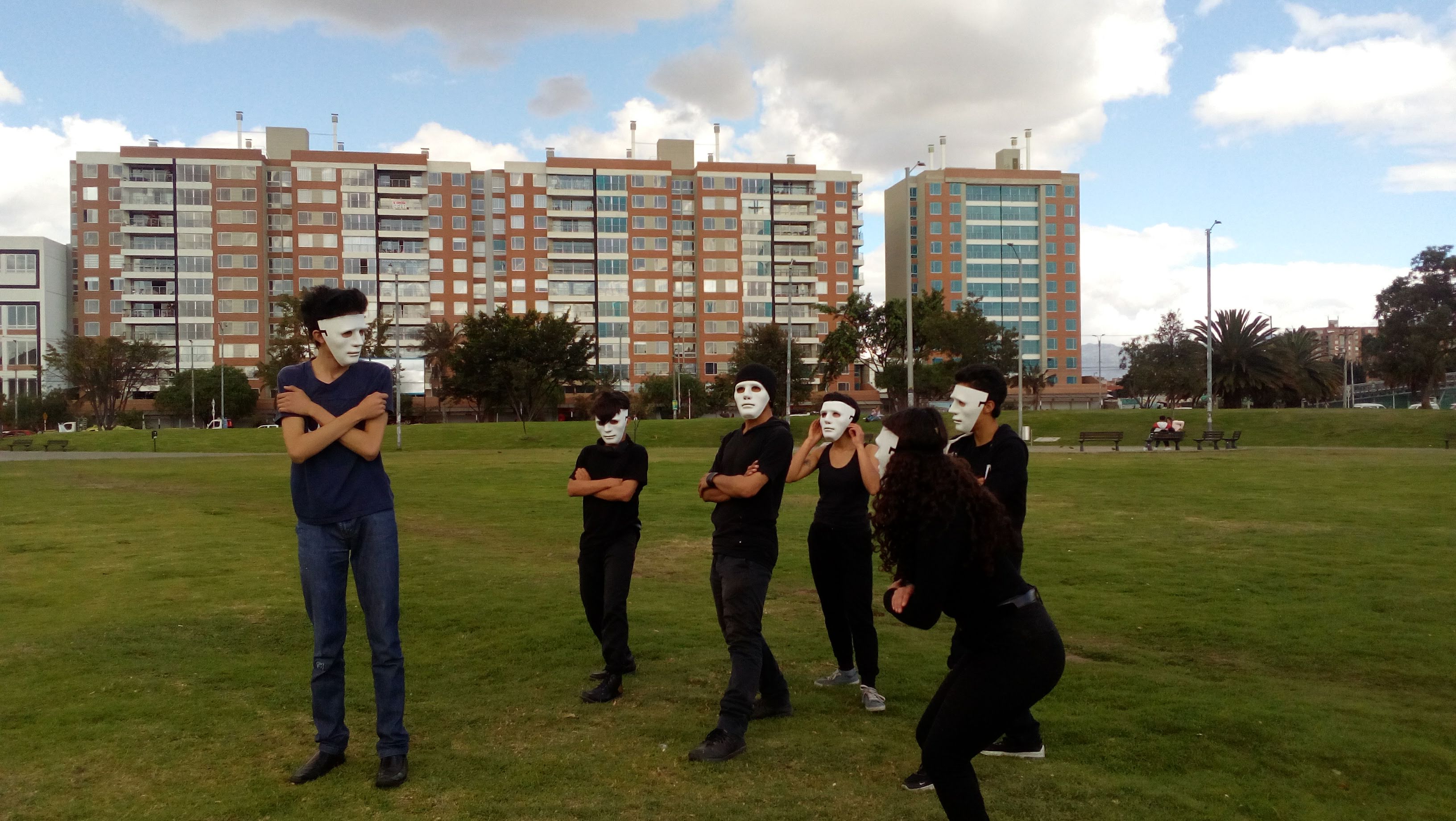 Imagen de apoyo de  Experimentación escénica de jóvenes sobre la cultura  ciudadana en el laboratorio de co-creación.