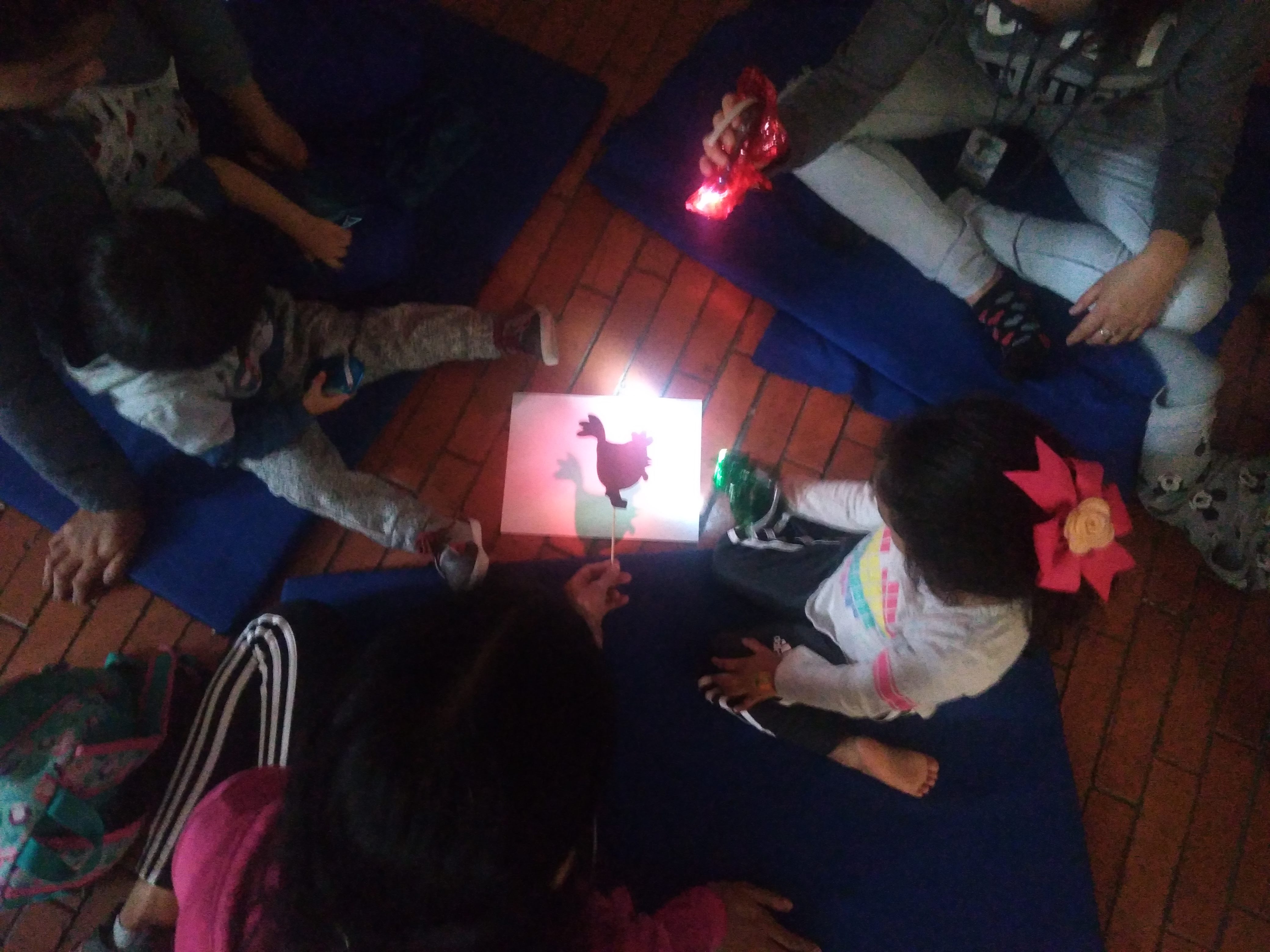 Imagen de apoyo de  Baby exploradores en la Biblioteca Pública Julio Mario Santo Domingo. Fotografía 2.
