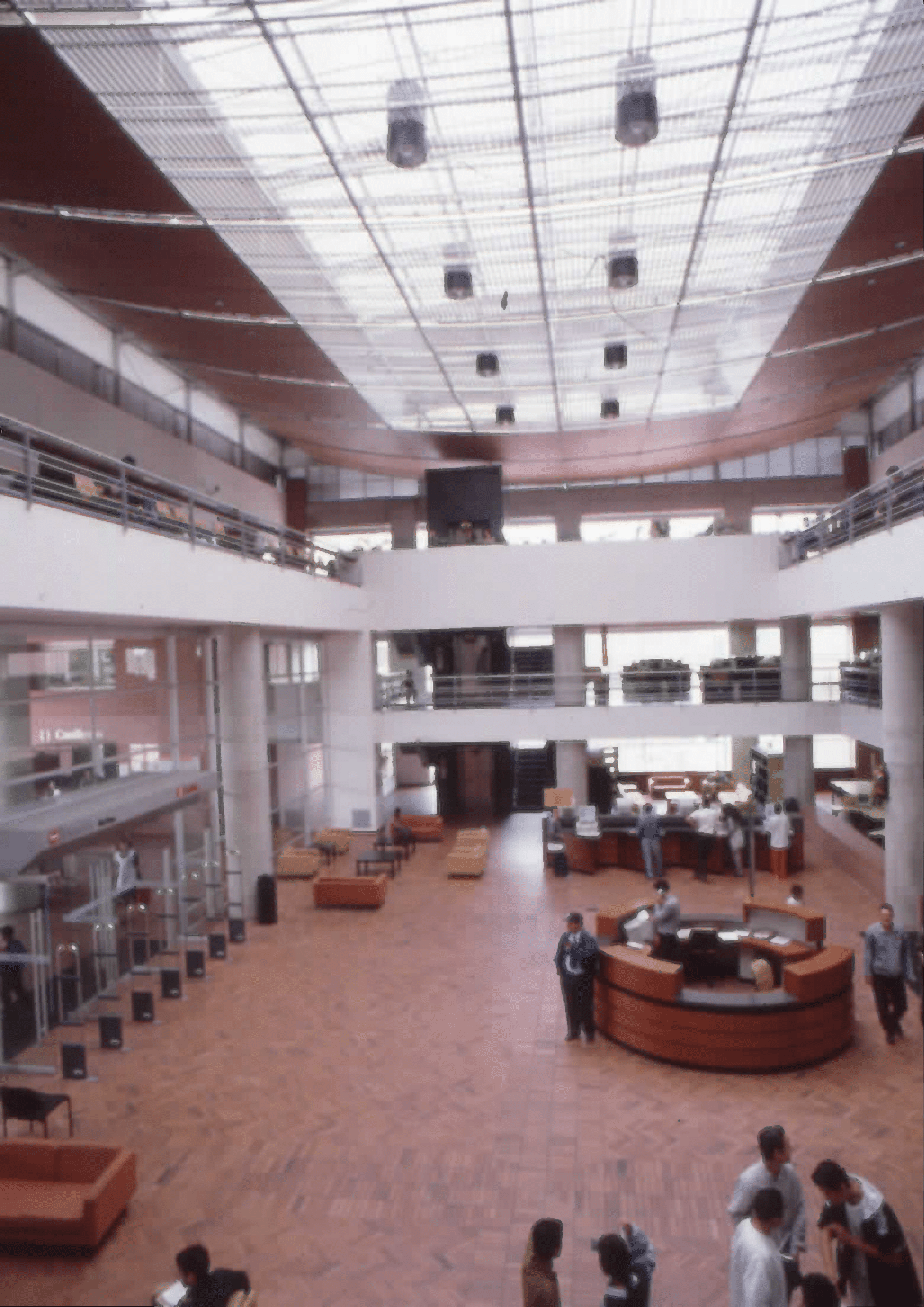 Imagen de apoyo de  Interior de la Biblioteca Pública El Tunal Gabriel García Márquez. Fotografía 5