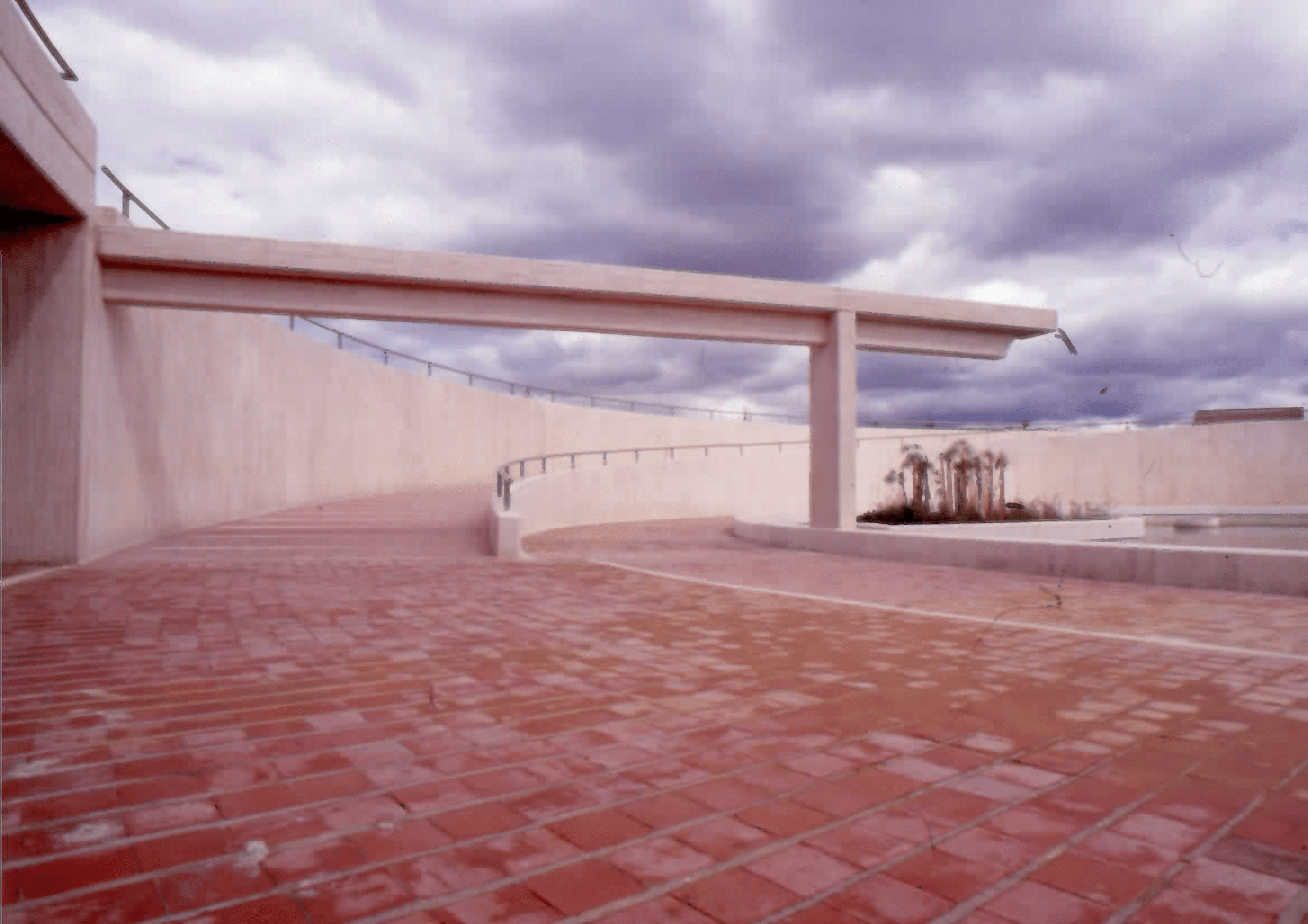 Imagen de apoyo de  Arquitectura del exterior de la Biblioteca Pública Virgilio Barco. Fotografía 4