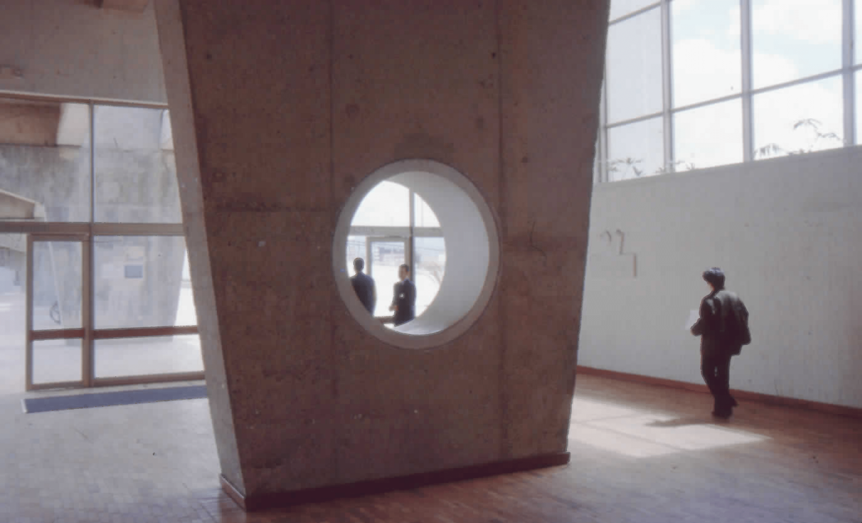 Imagen de apoyo de  Entrada y detalle arquitectónico de la Biblioteca Pública El Tintal Manuel Zapata Olivella